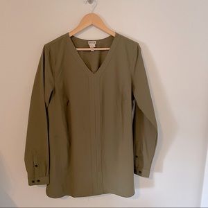 Duluth trading Co. olive green long sleeve tunic top